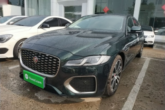 捷豹XFL 2022款 XFL 2.0T P250 两驱尊享豪华版