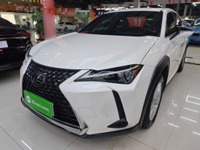 雷克萨斯UX 2022款 260h 探·趣版