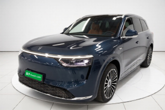 鸿蒙智行 问界M8 2025款 纯电 Ultra 六座四驱版