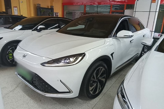 ARCFOX极狐 极狐 阿尔法S 2022款 525S 175kW