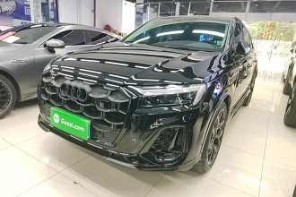 奥迪Q7 2025款 55 TFSI quattro S line运动型