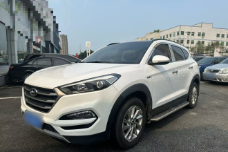 现代 途胜 2018款 1.6T 双离合两驱15周年特别版