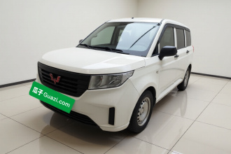 五菱汽车 五菱宏光PLUS 2019款 1.5T 手动标准型 7座