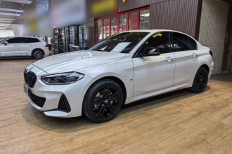 宝马1系 2023款 125i M运动曜夜版