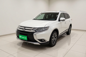 三菱 欧蓝德 2018款 2.0L 两驱荣耀版 5座