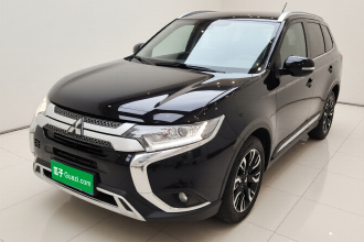 三菱 欧蓝德 2020款 2.0L 两驱畅享版 5座