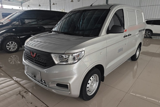 五菱汽车 五菱宏光V 2022款 1.5L劲取版封窗车液压助力LAR