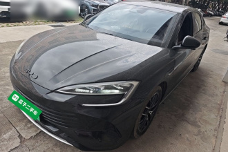 比亚迪 海豹 2023款 DM-i 1.5T 121km 尊荣型