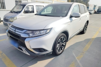 三菱 欧蓝德 2020款 2.0L 两驱畅行版 5座