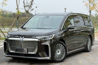 岚图汽车 岚图梦想家 2025款 PHEV 四驱旗舰鲲鹏版