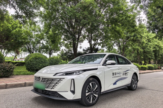 长安 逸动PHEV 2025款 智慧新蓝鲸 145KM 战舰版