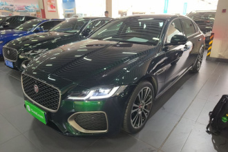 捷豹XFL 2025款 2.0T P250 两驱尊享豪华版