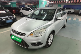 福特 福克斯 2013款 三厢经典 1.8L 手动基本型