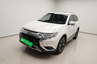 三菱 欧蓝德 2019款 2.0L 两驱畅享版 5座 国VI
