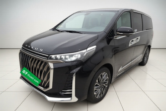 上汽大通MAXUS 大通G20 2023款 改款 PLUS 2.0T 汽油自动豪华版