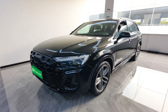 奥迪Q7 2025款 55 TFSI quattro S line运动型