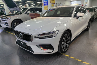 沃尔沃S60 2023款 B4 智远豪华版