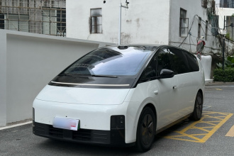 理想汽车 理想MEGA 2025款 Ultra 智能焕新版