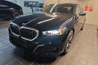 宝马i5 2024款 eDrive 35L M运动套装