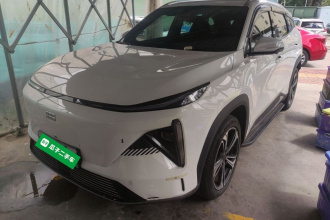 吉利银河 银河L7 2024款 1.5T 115km PLUS  龙腾版