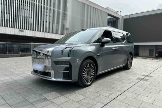 极氪009 2024款 六座行政版四驱 108kWh