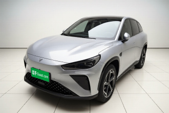 哪吒汽车 哪吒L 2024款 增程 310 闪充红衣版