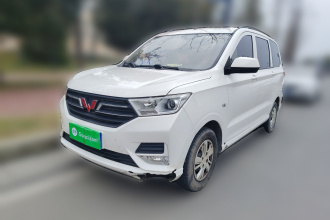 五菱汽车 五菱宏光 2021款 1.5L改款 S标准型 电动助力LAR