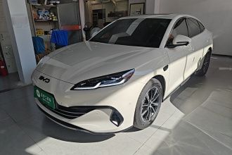 比亚迪 海豹06新能源 2025款 DM-i 智驾版 120KM尊荣型