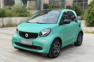 smart fortwo 2019款 0.9T 66千瓦硬顶先锋版 国VI