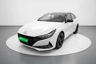 现代 伊兰特 2022款 240TGDi DCT LUX尊贵版