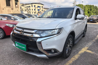 三菱 欧蓝德 2018款 2.0L 两驱嘉乐版 7座