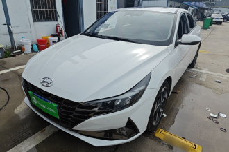 现代 伊兰特 2022款 1.5L CVT LUX尊贵版