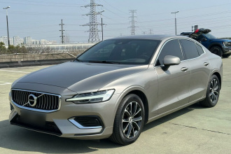 沃尔沃S60 2021款 T4 智逸豪华版