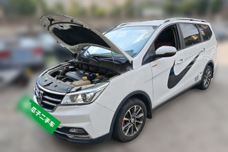 宝骏730 2017款 1.5T 手动时尚型 7座 国V