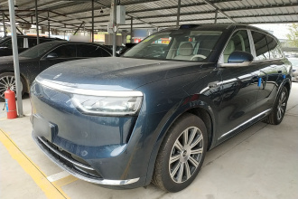 鸿蒙智行 问界M8 2025款 增程 Ultra版 53.4kWh 6座版