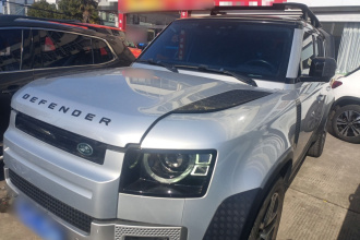 路虎卫士 2022款 110 P400 暗黑特别版