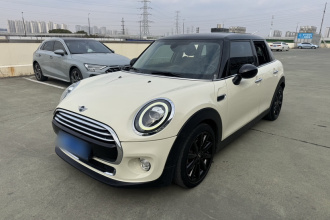 MINI 2019款 1.5T COOPER 艺术家 五门版