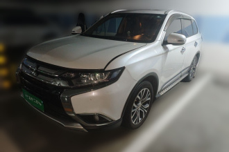 三菱 欧蓝德 2018款 2.0L 两驱荣耀版 5座