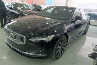 沃尔沃S90 2024款 B5 智雅豪华版