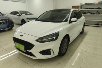 福特 福克斯 2021款 两厢 EcoBoost 180 自动锋潮型