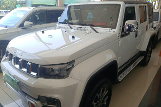 北京越野 北京BJ40 2024款 2.0T 城市猎人荣耀版