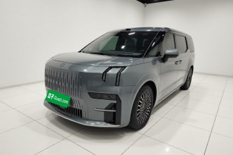 极氪009 2024款 七座过道版四驱 108kWh