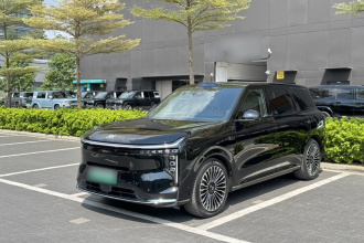 智己汽车 智己LS8 2026款 66 Ultra 科技旗舰大五座