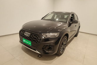 奥迪Q5L 2025款 45周年典藏版 45 TFSI 豪华动感型