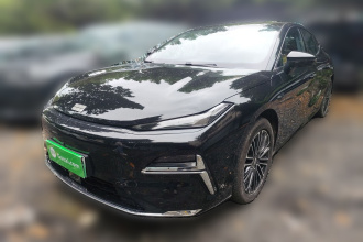 吉利银河 银河星耀8 2025款 130km EM-i 尊贵版