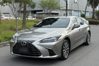 雷克萨斯ES 2025款 200 臻享版
