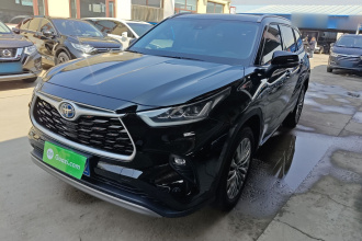 丰田 汉兰达 2022款 双擎 2.5L 四驱尊贵版 7座