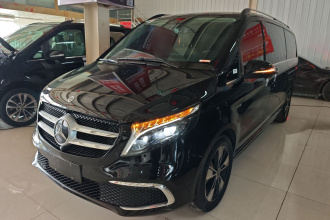 奔驰V级 2022款 V 260 L 长轴距尊贵版