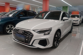 奥迪A3 2024款 A3L Limousine 35 TFSI 时尚运动型