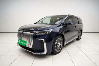 岚图汽车 岚图梦想家 2025款 PHEV 四驱尊贵鲲鹏版